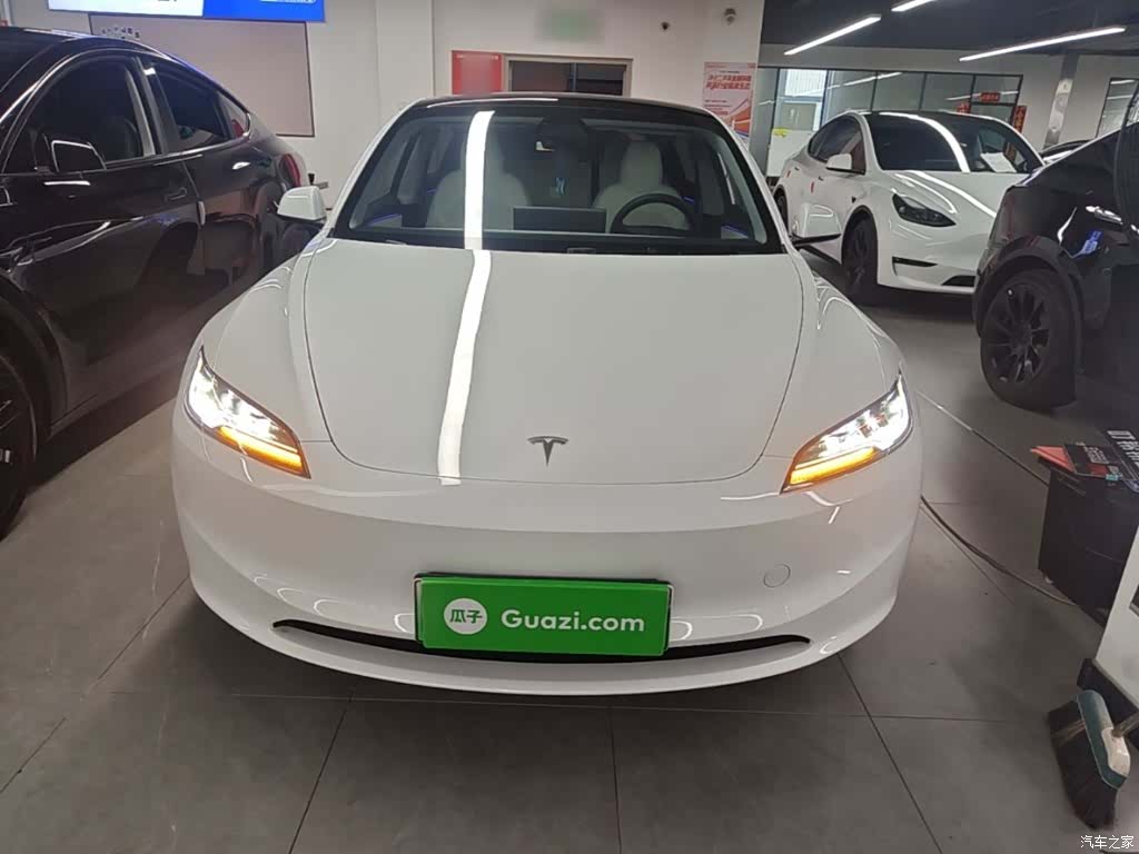Tesla Model 3, 2024 3