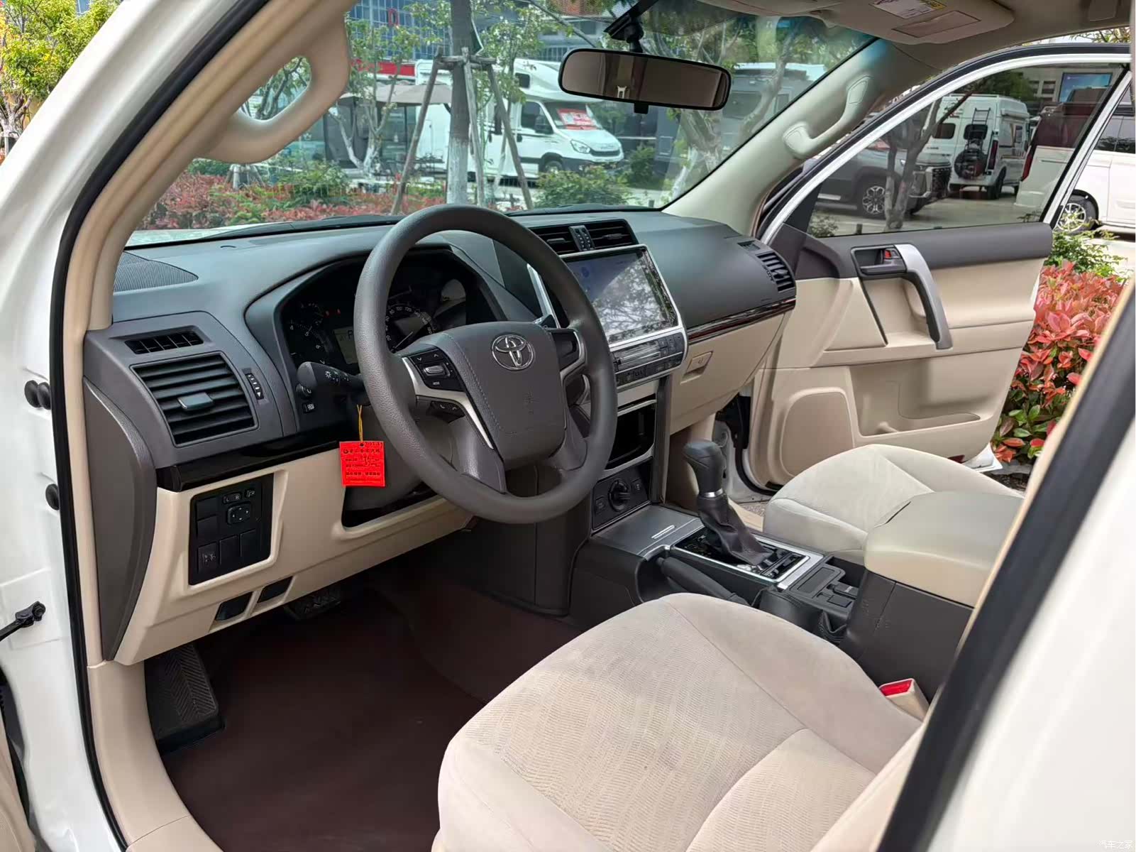 Toyota Prado, 2023 9