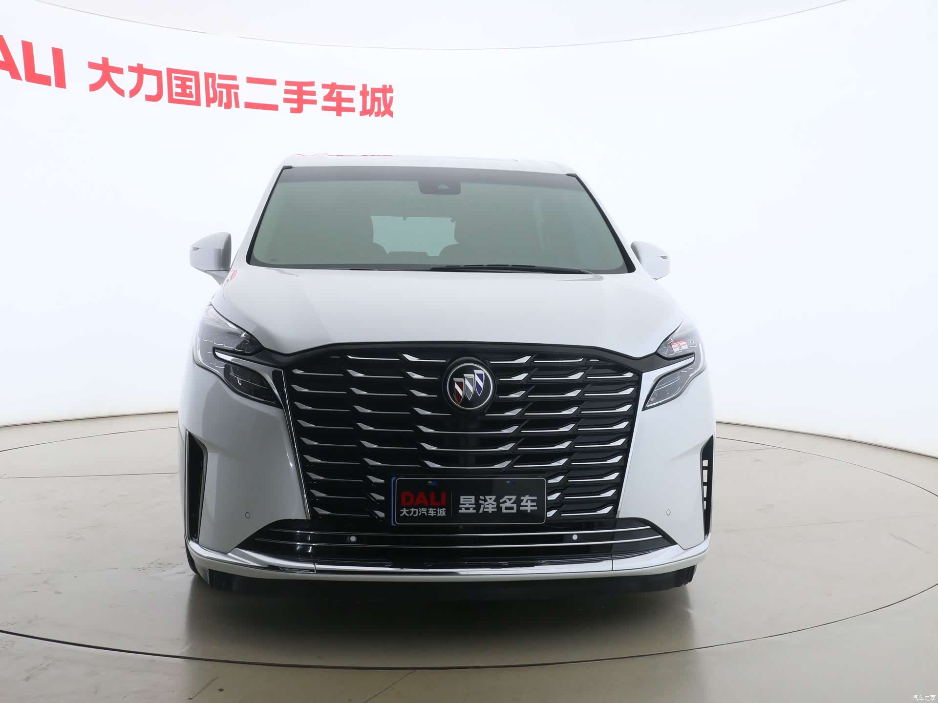 Buick GL8, 2021 3