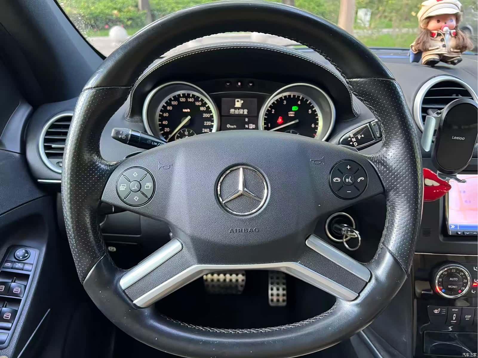 Mercedes-Benz M-Class, 2011 12
