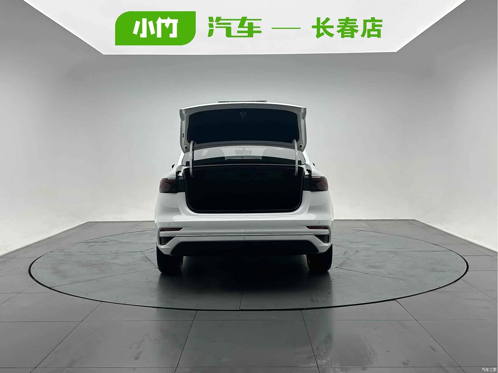 Geely Emgrand, 2023 все фото
