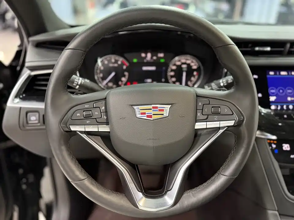 Cadillac XT6