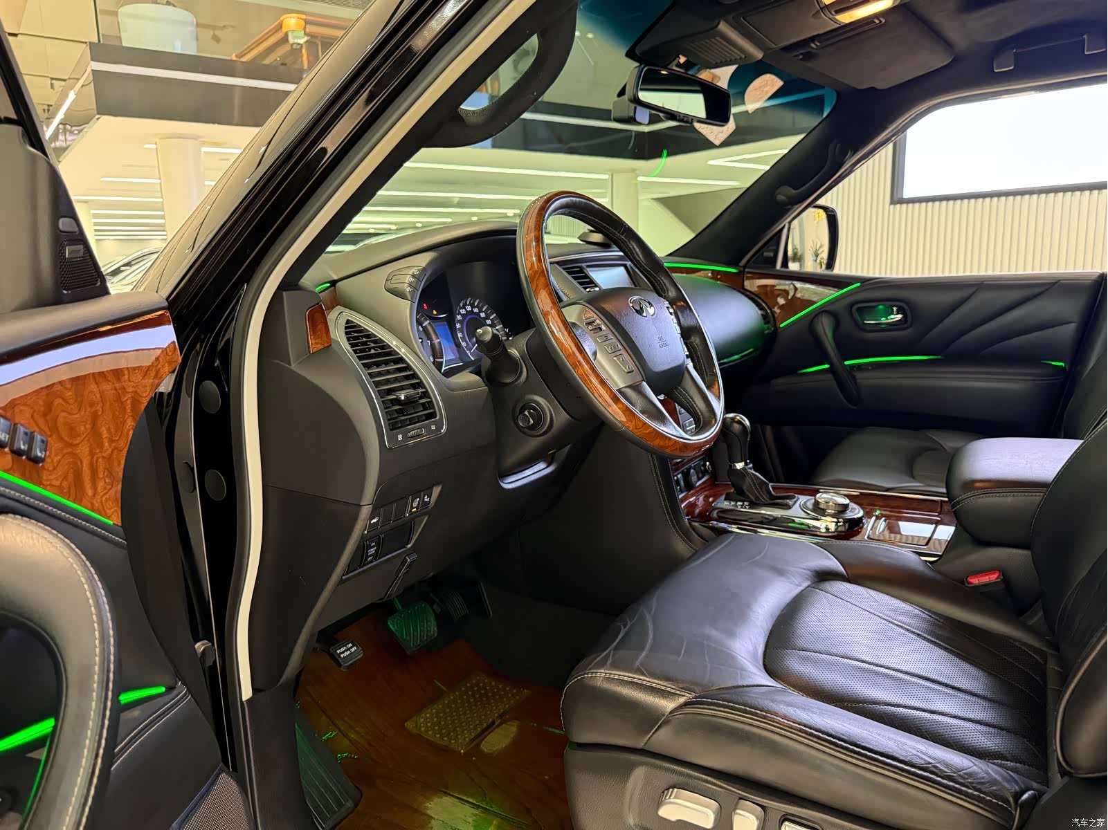 Infiniti QX80, 2017 7
