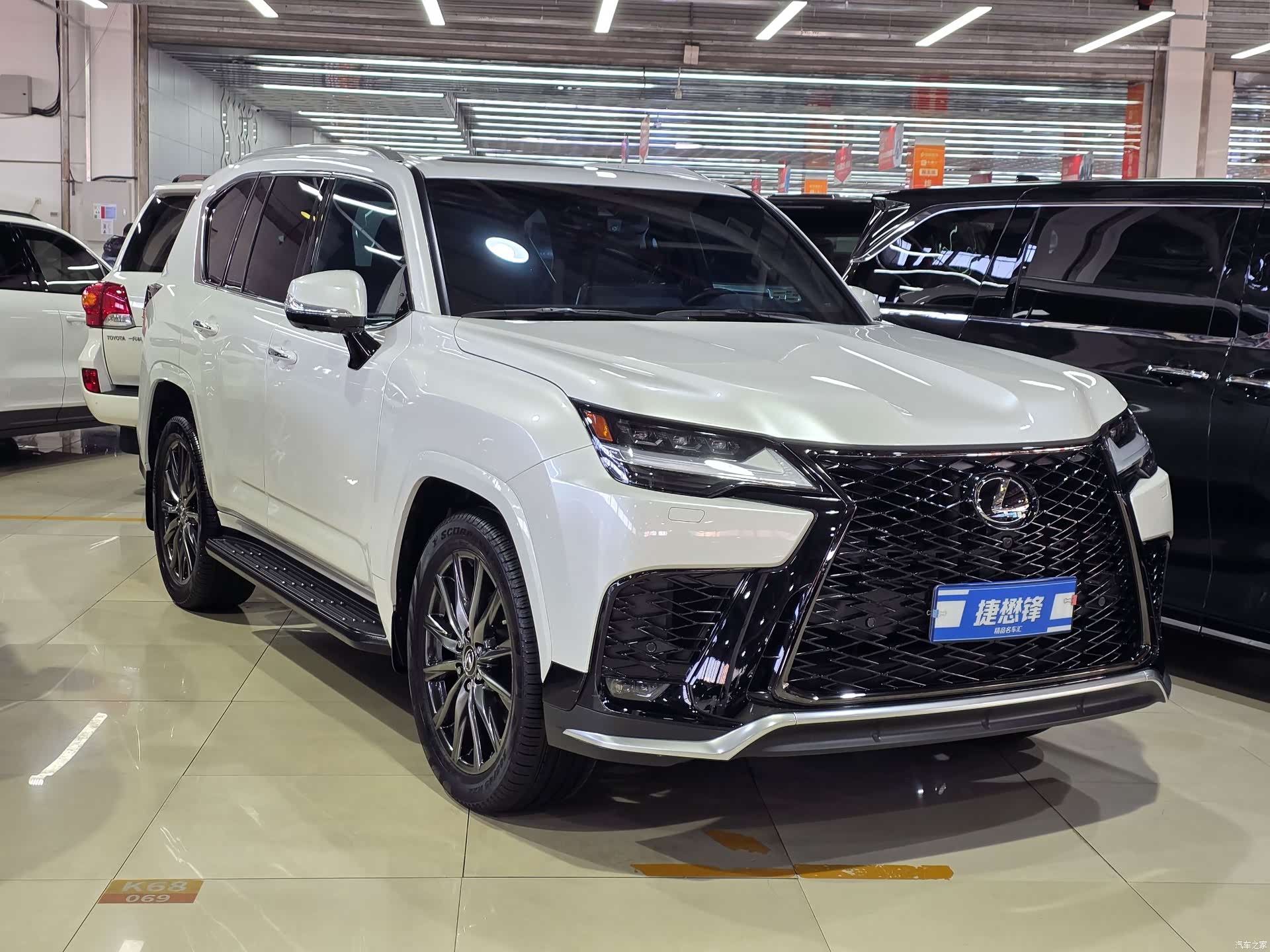 Lexus LX, 2023 3