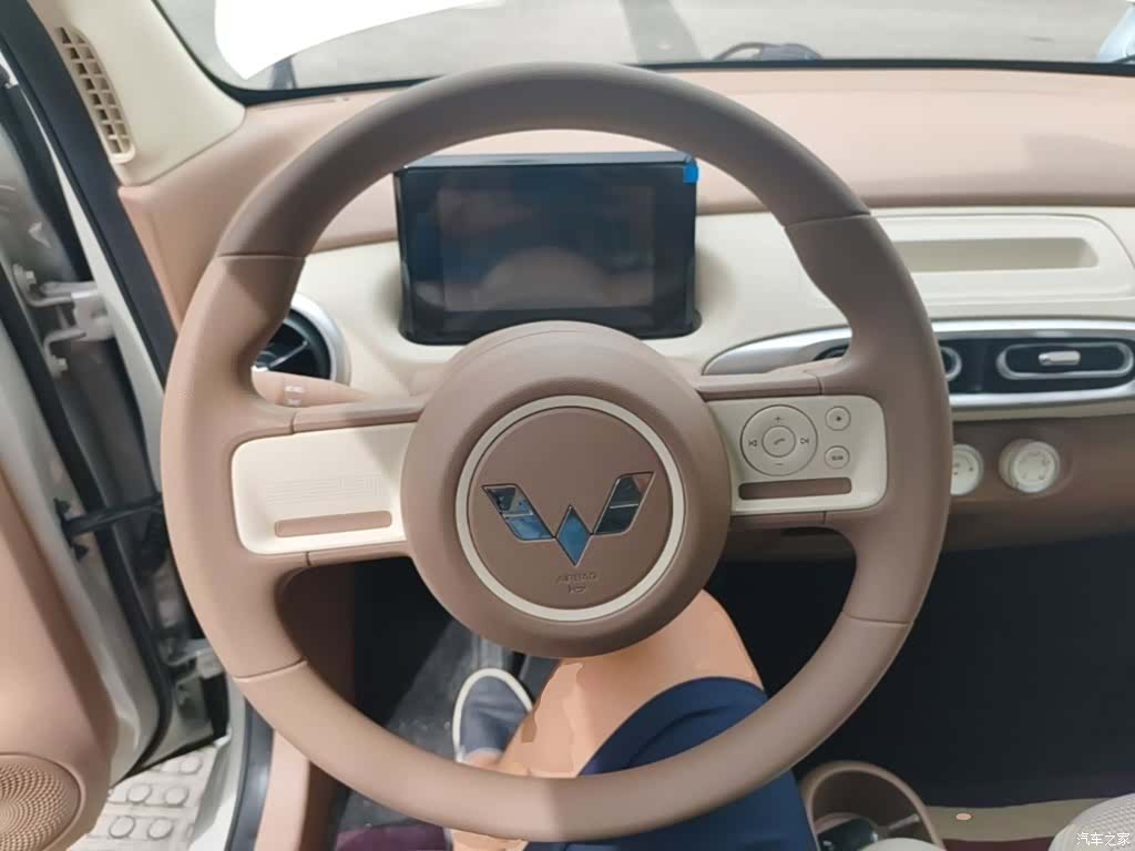 Wuling MINIEV, 2025 11