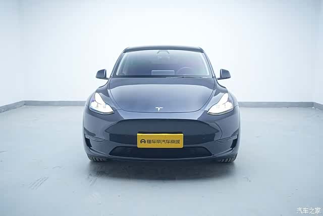 Tesla Model Y, 2024 1