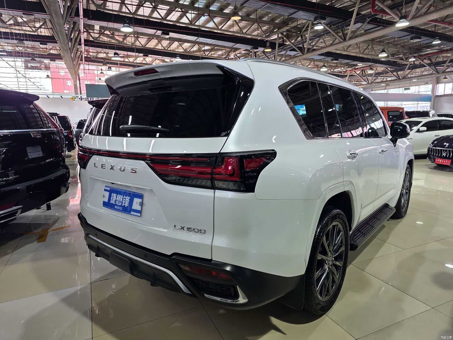 Lexus LX, 2023 4