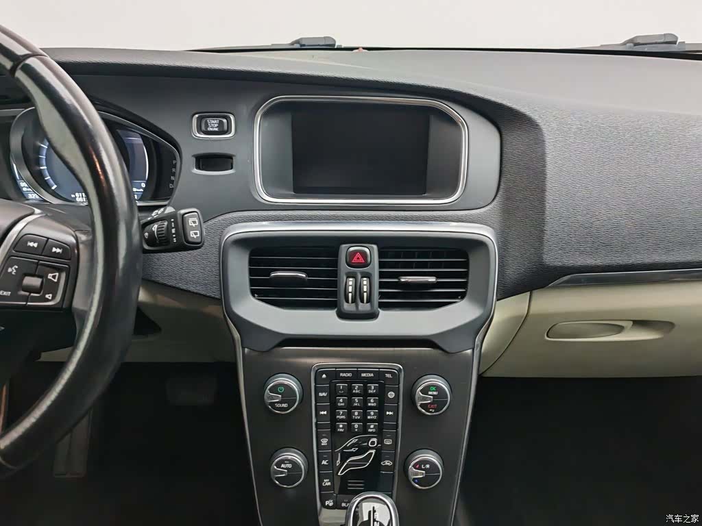 Volvo V40, 2015 12