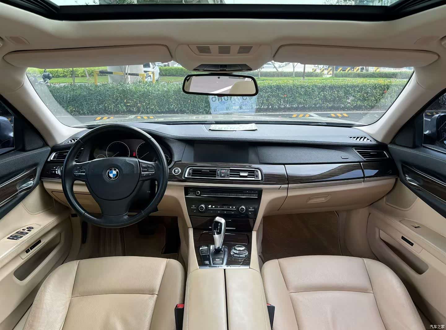 BMW 7 Series, 2011 8