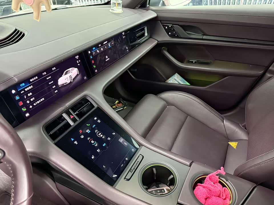 Porsche Taycan Porsche Taycan