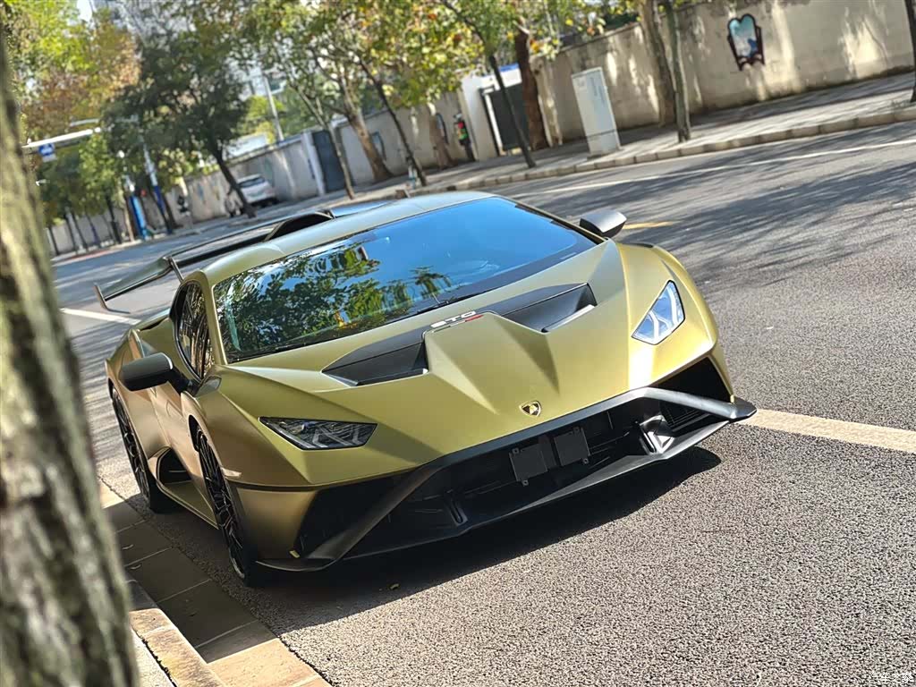 Lamborghini Huracán, 2022 3