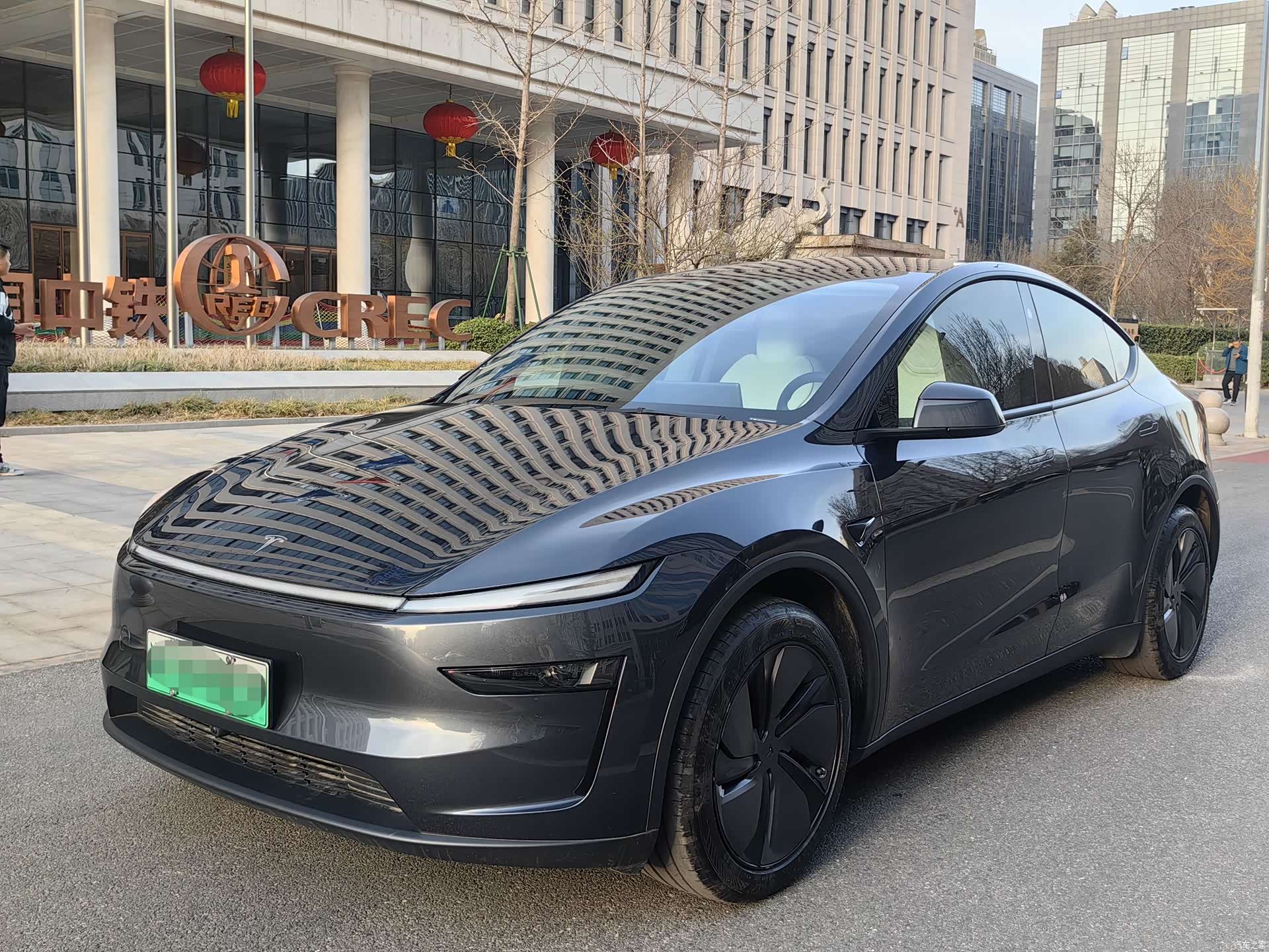 Tesla Model Y, 2025 1