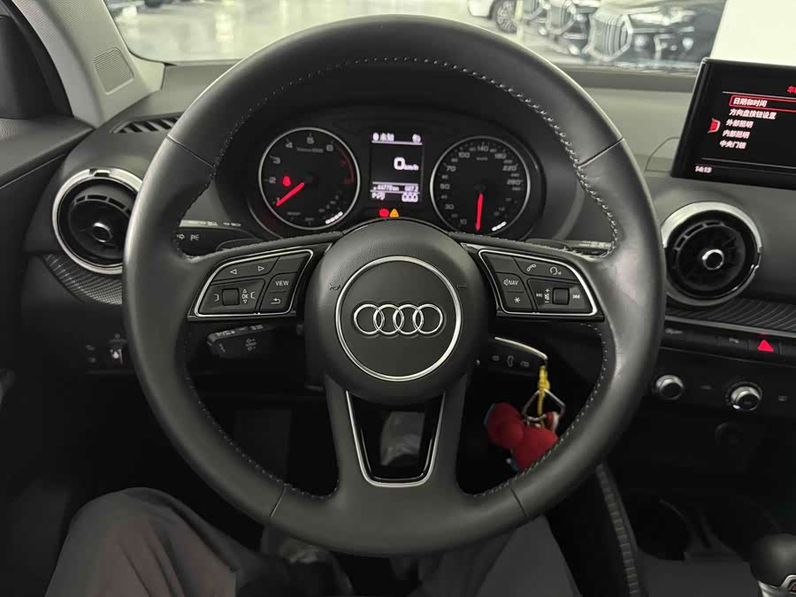 Audi Q2L 2022, фото 18