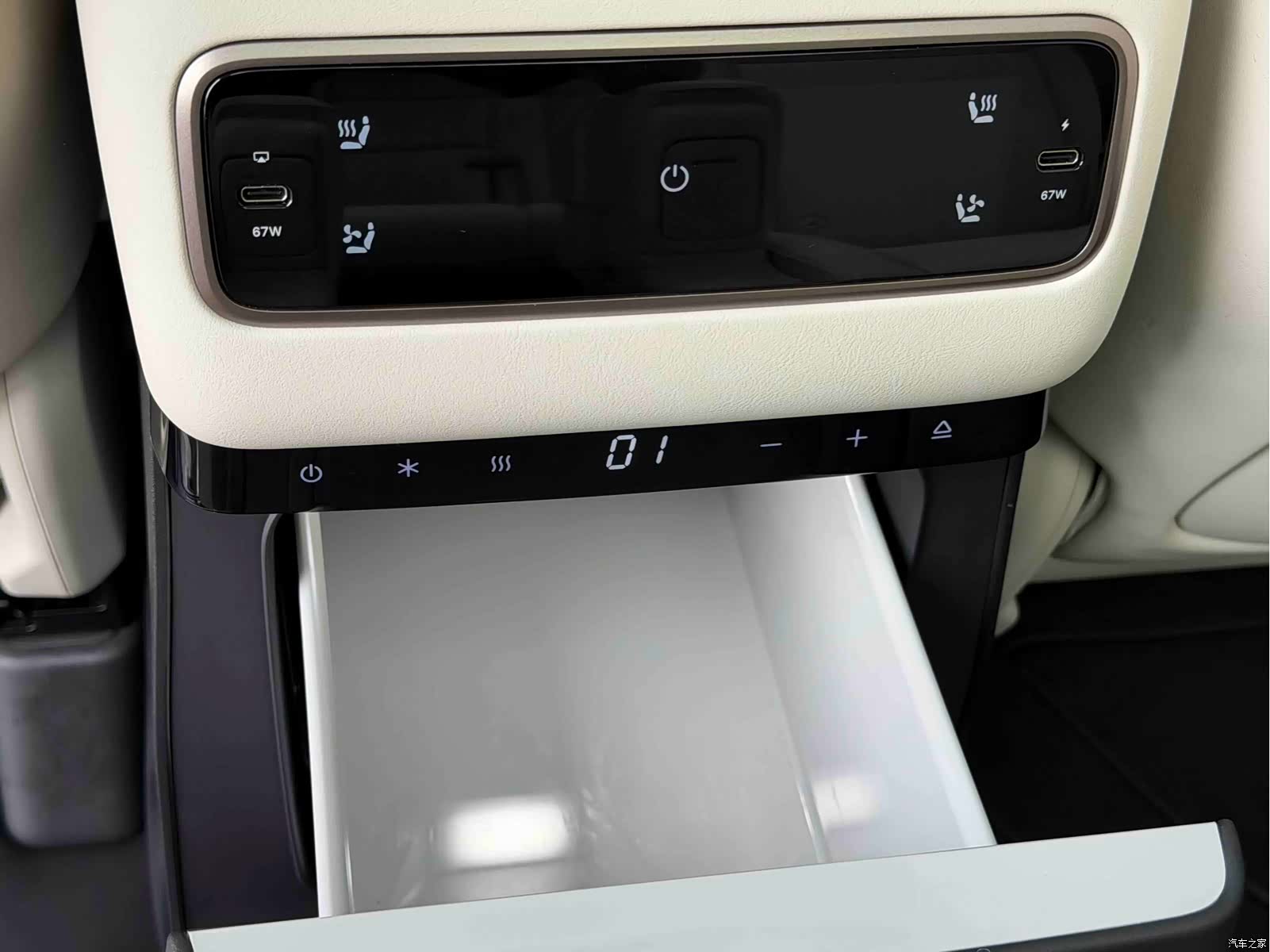 Li Auto MEGA, 2026 12