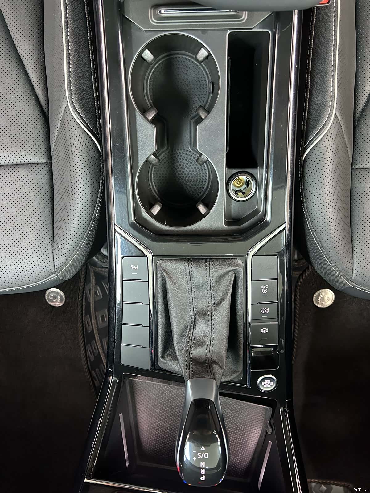 Volkswagen Passat, 2024 14