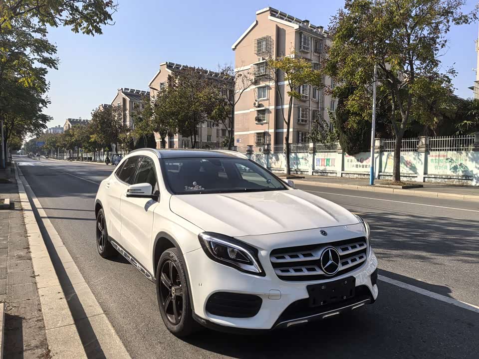 Mercedes-Benz GLA