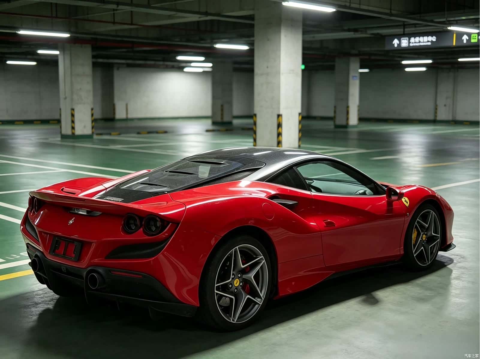 Ferrari F8, 2021 4