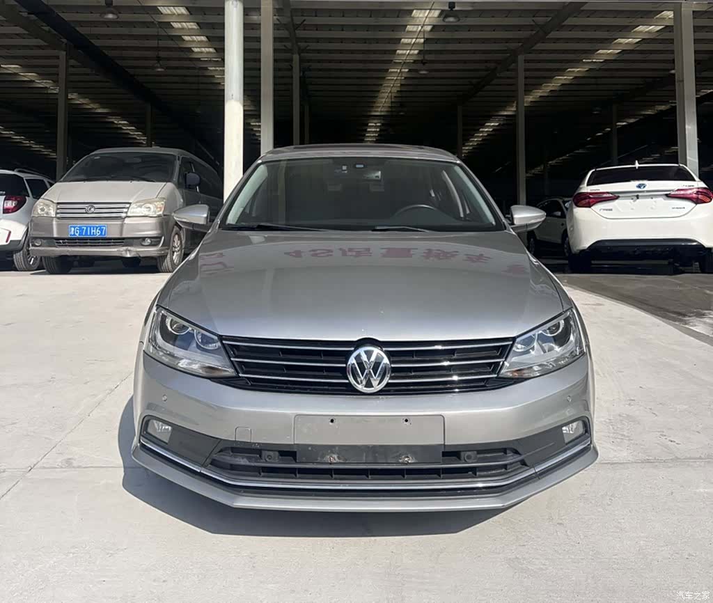 Volkswagen Sagitar, 2016 10