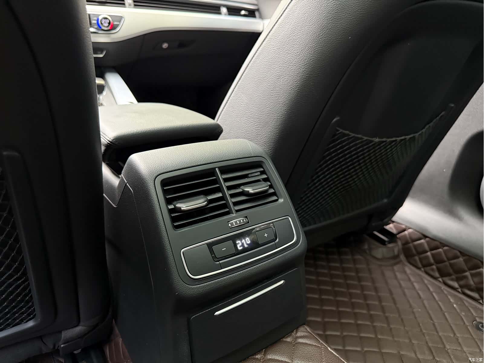 Audi A4L, 2019 18