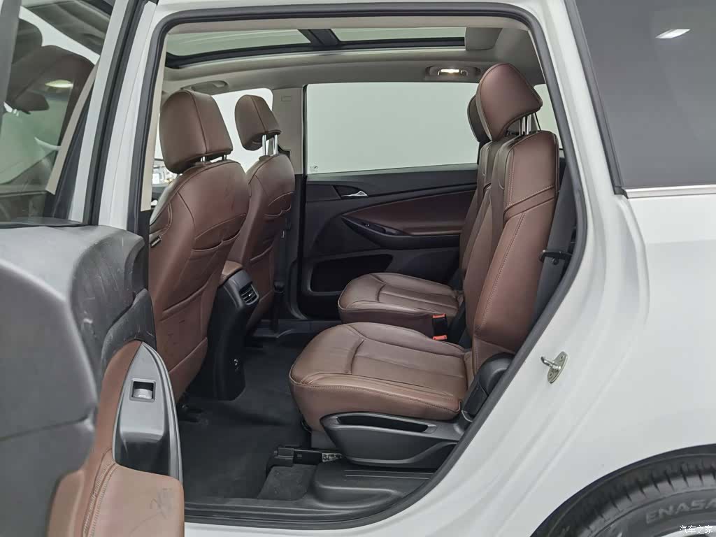 Buick GL6, 2018 15