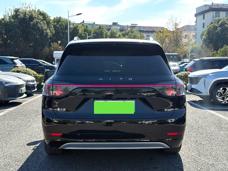 AITO Ask the world M9