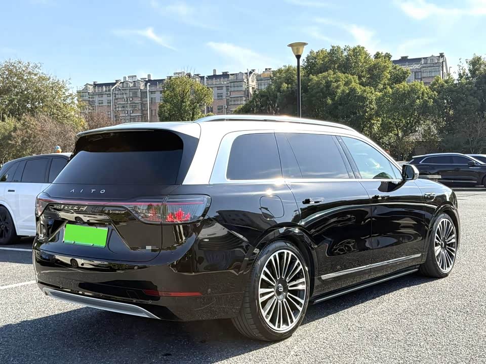 AITO Ask the world M9