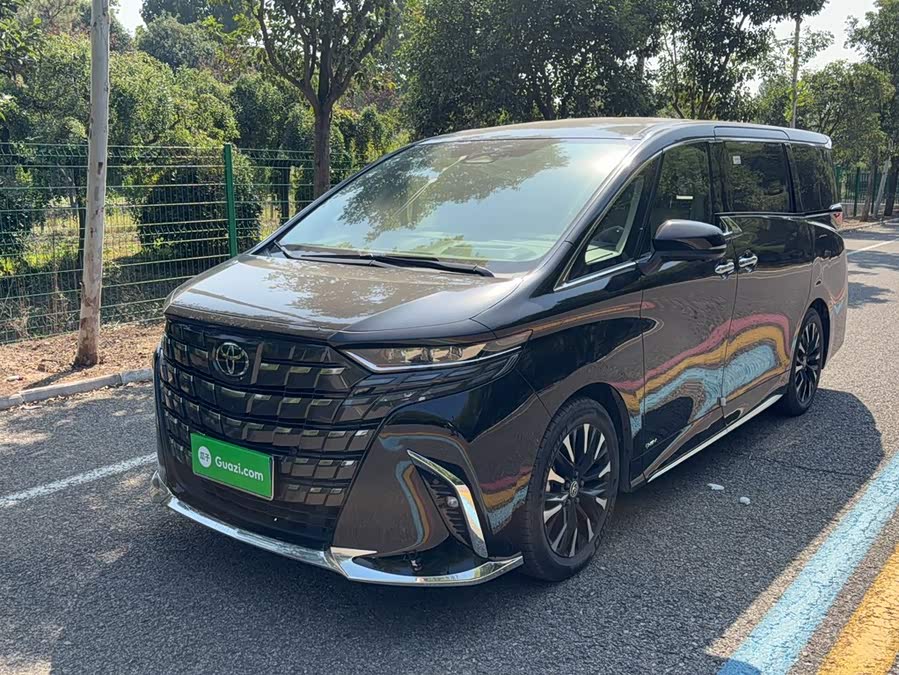 Toyota Alphard 2026, фото 1