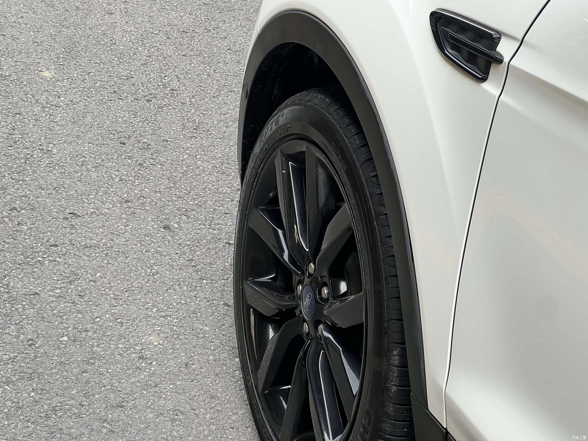 Ford Kuga, 2017 17