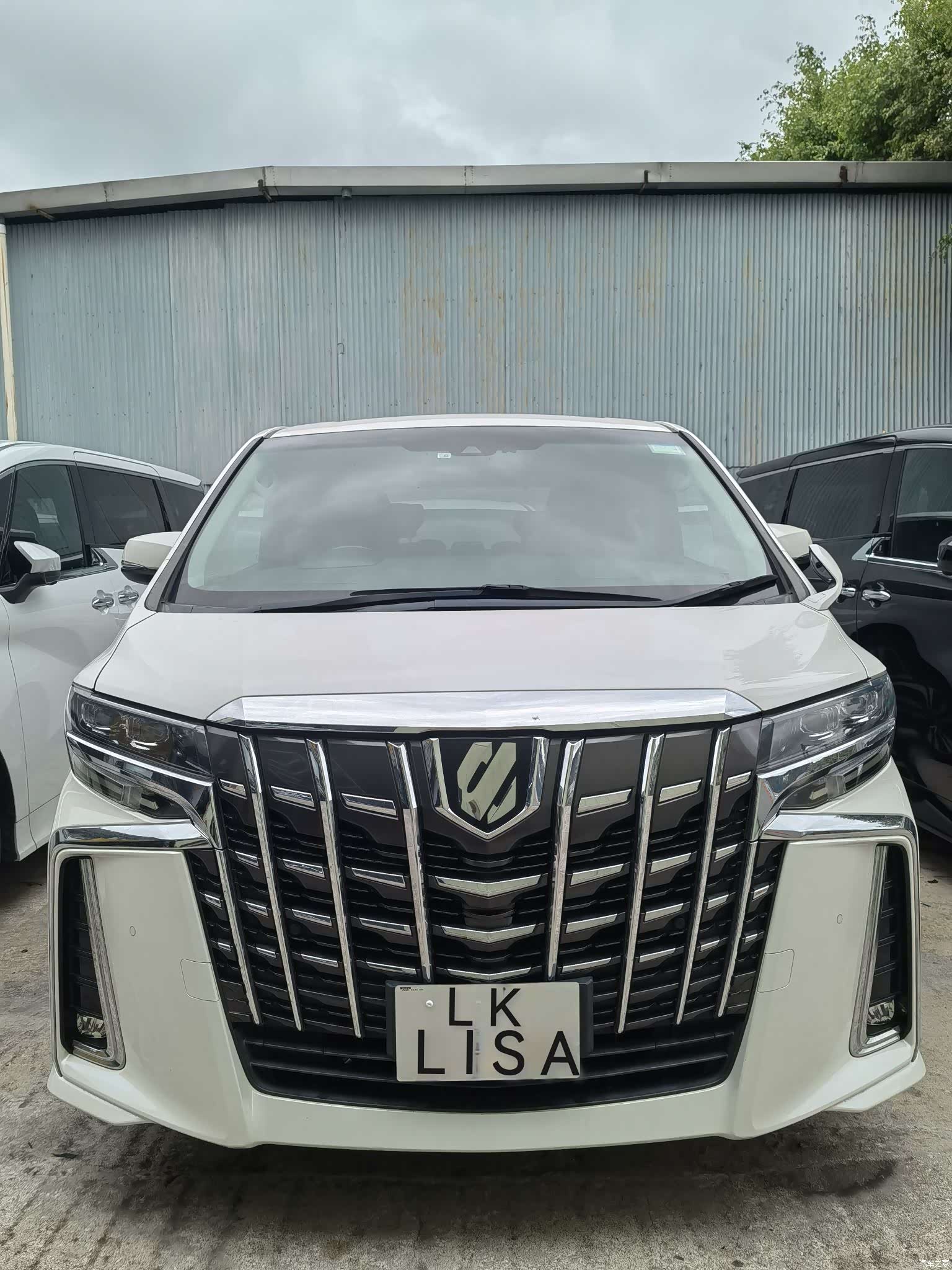 Toyota Alphard, 2018 1