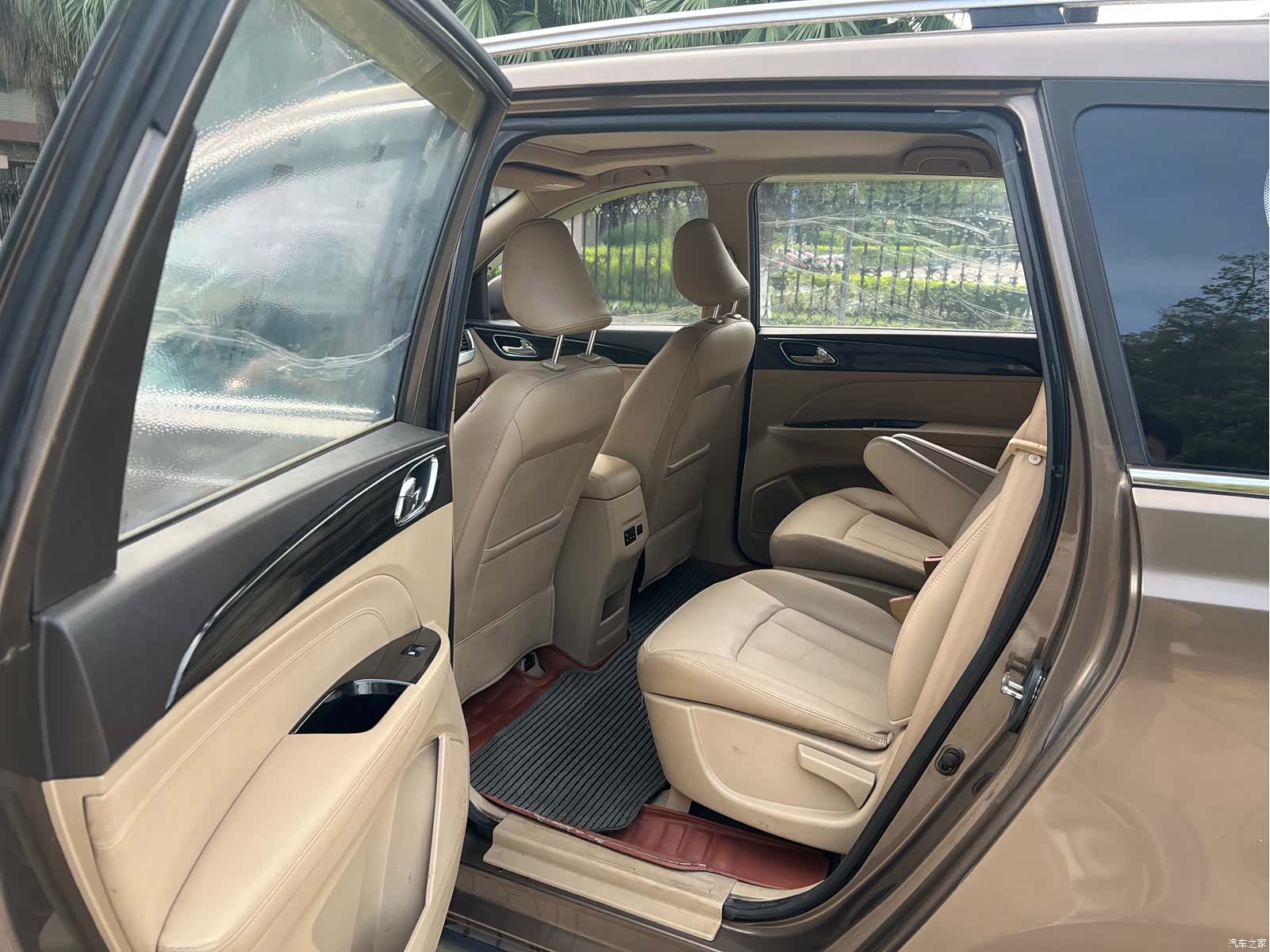Wuling 730, 2016 4