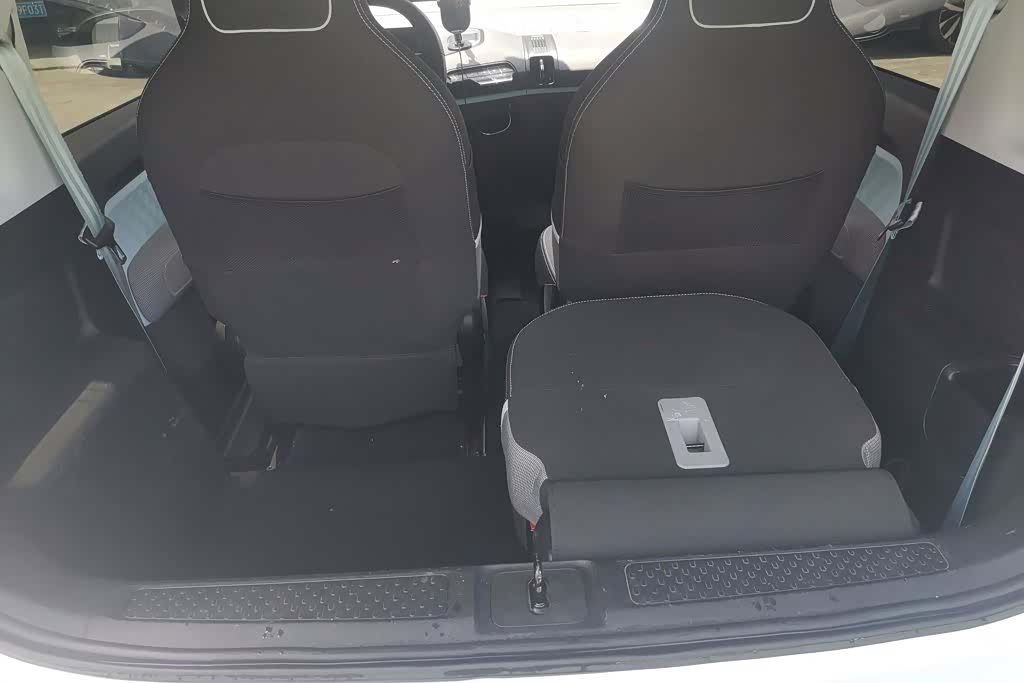 Wuling E300, 2020 4