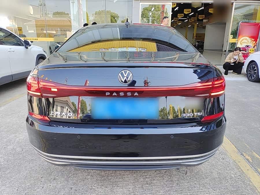 Volkswagen Passat 2023, фото 6