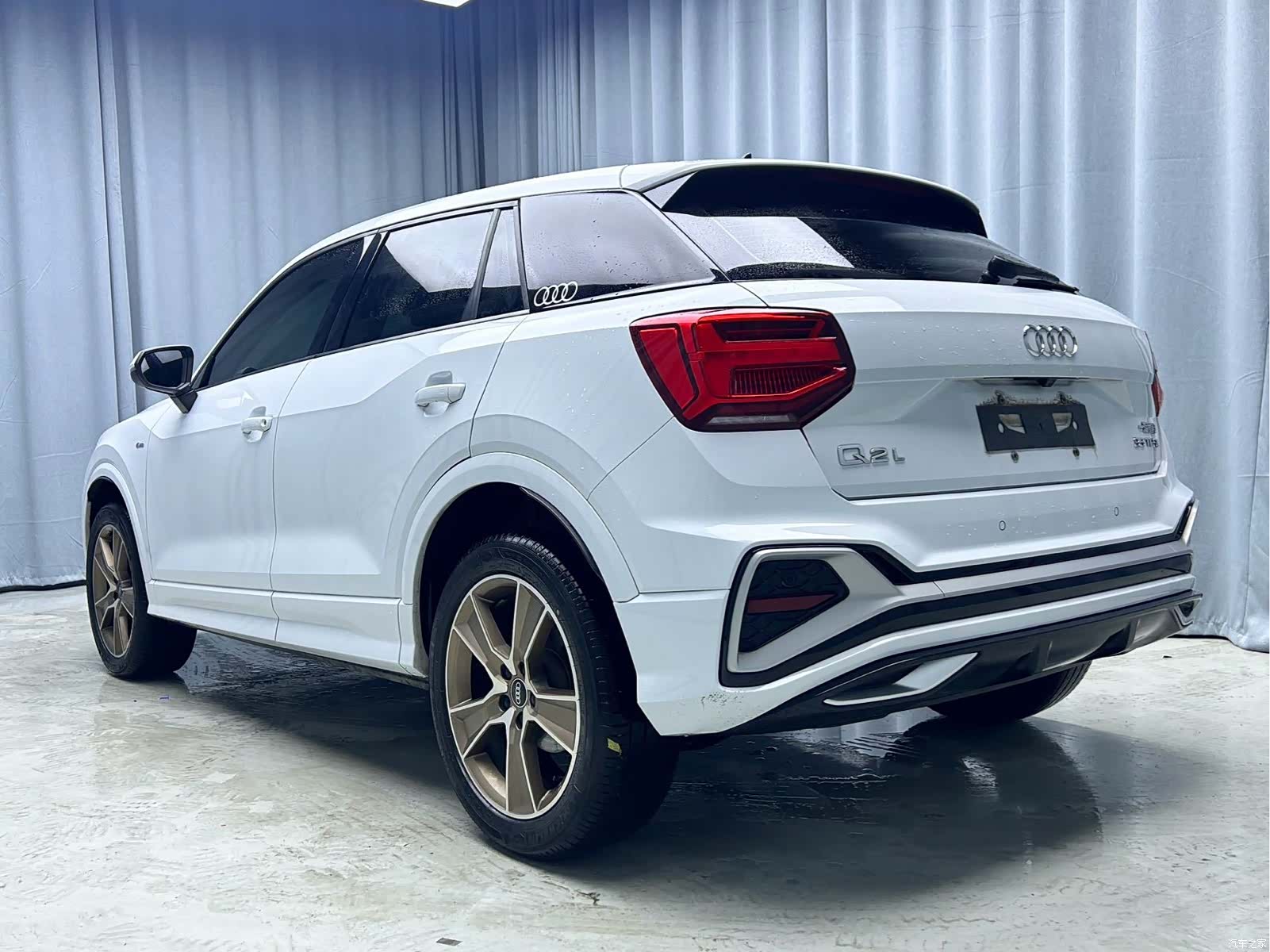 Audi Q2L, 2022 20