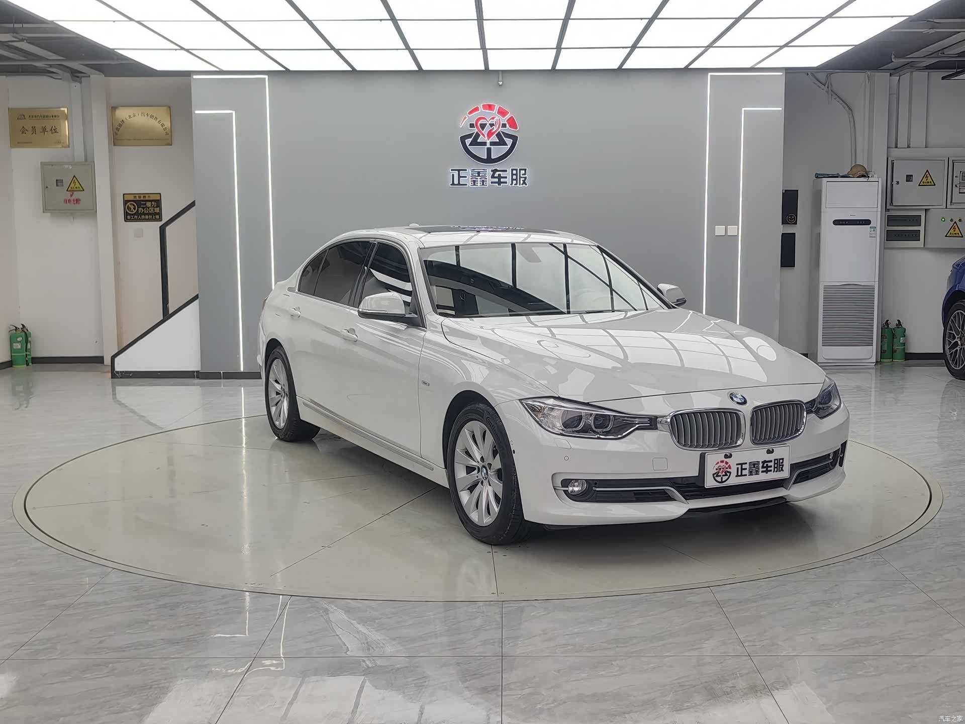 BMW 3 Series, 2013 3