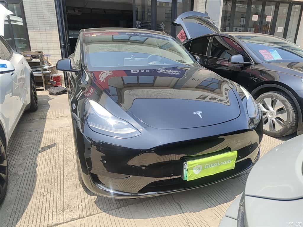 Tesla Model Y, 2022 3