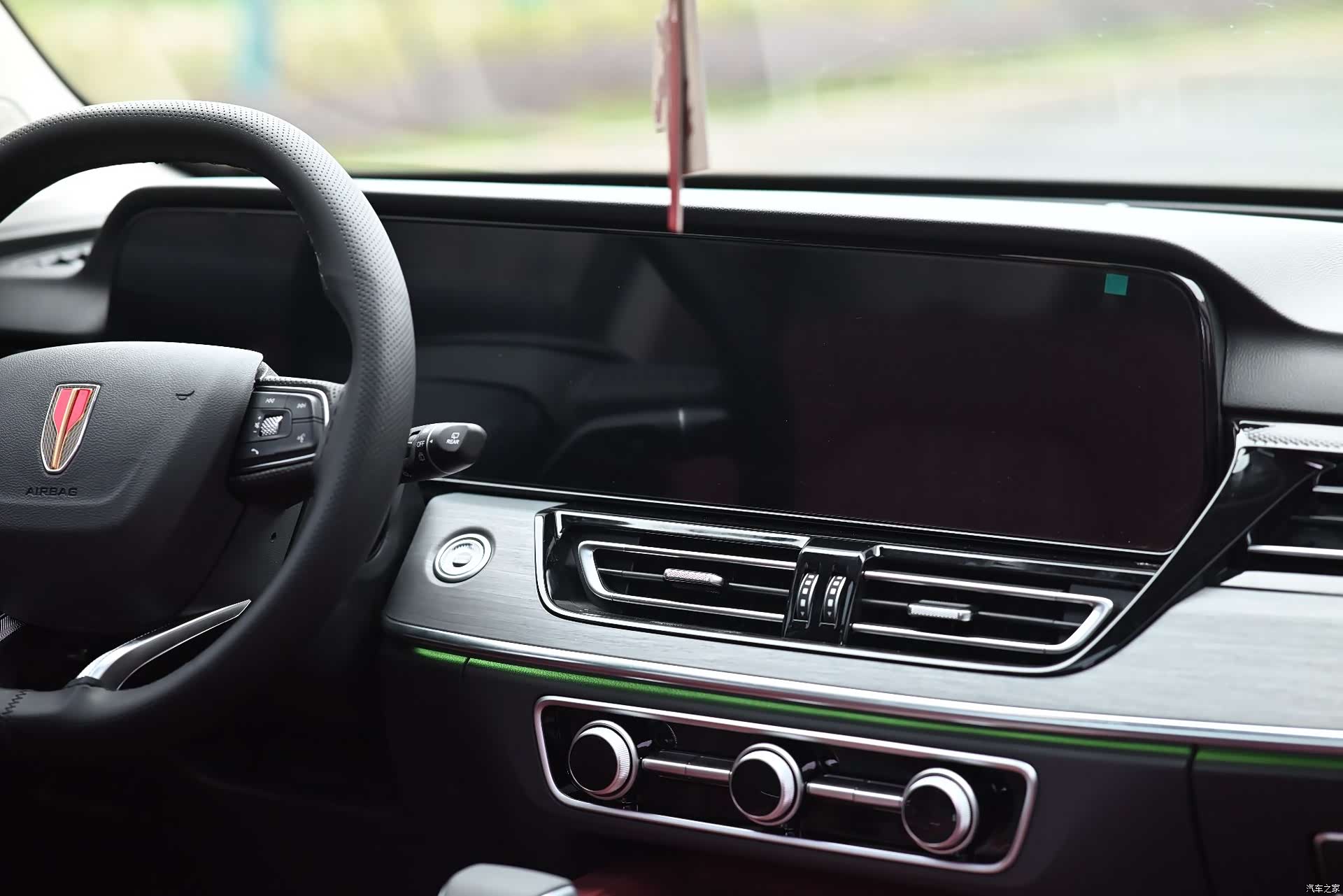 Hongqi HS5, 2026 8