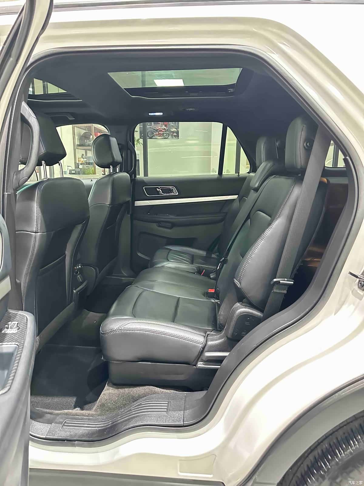 Ford Explorer, 2015 12