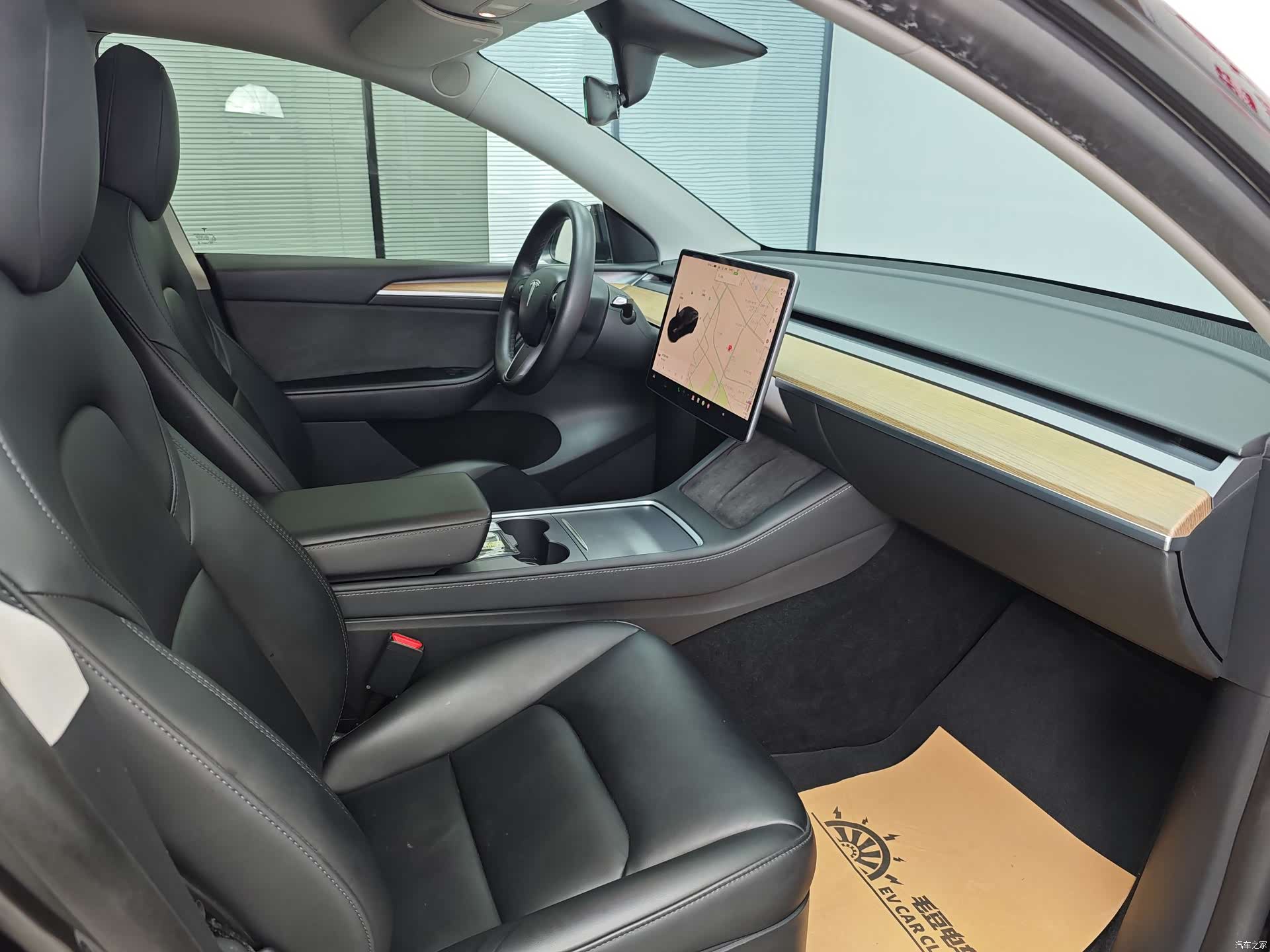 Tesla Model Y, 2022 10