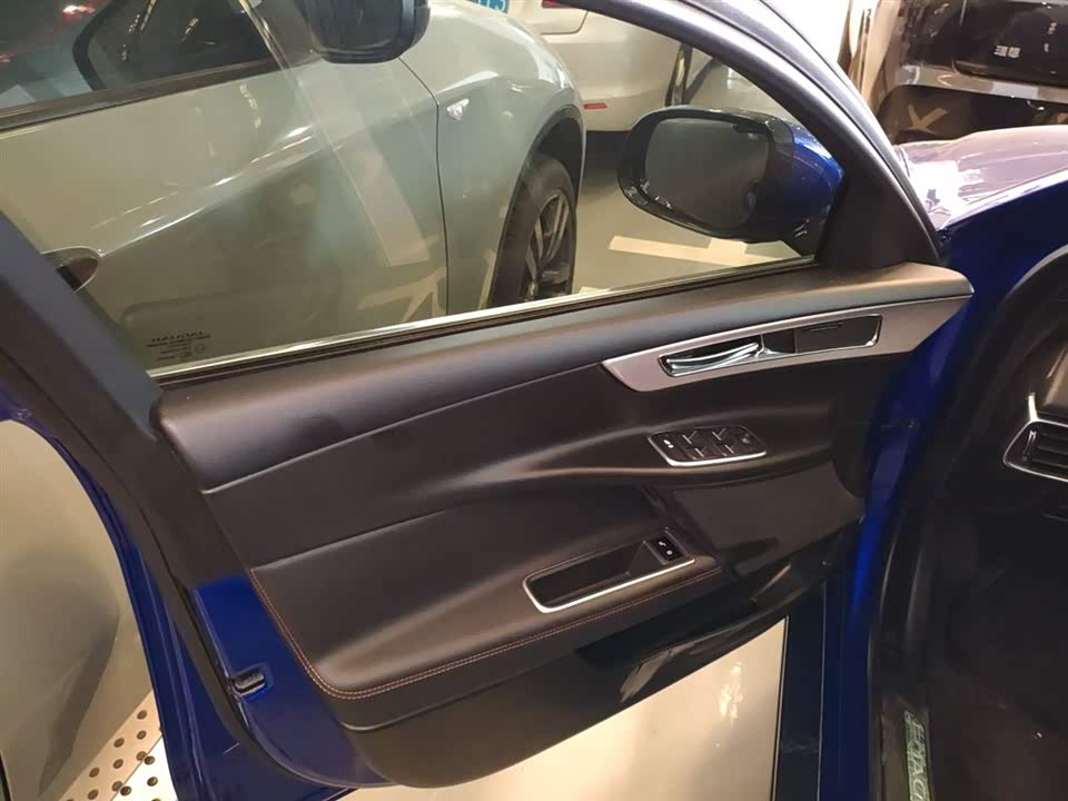 Jaguar XEL Jaguar XEL