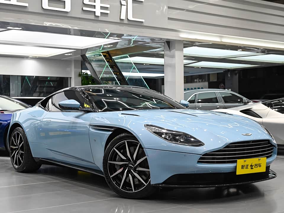 Aston Martin DB11