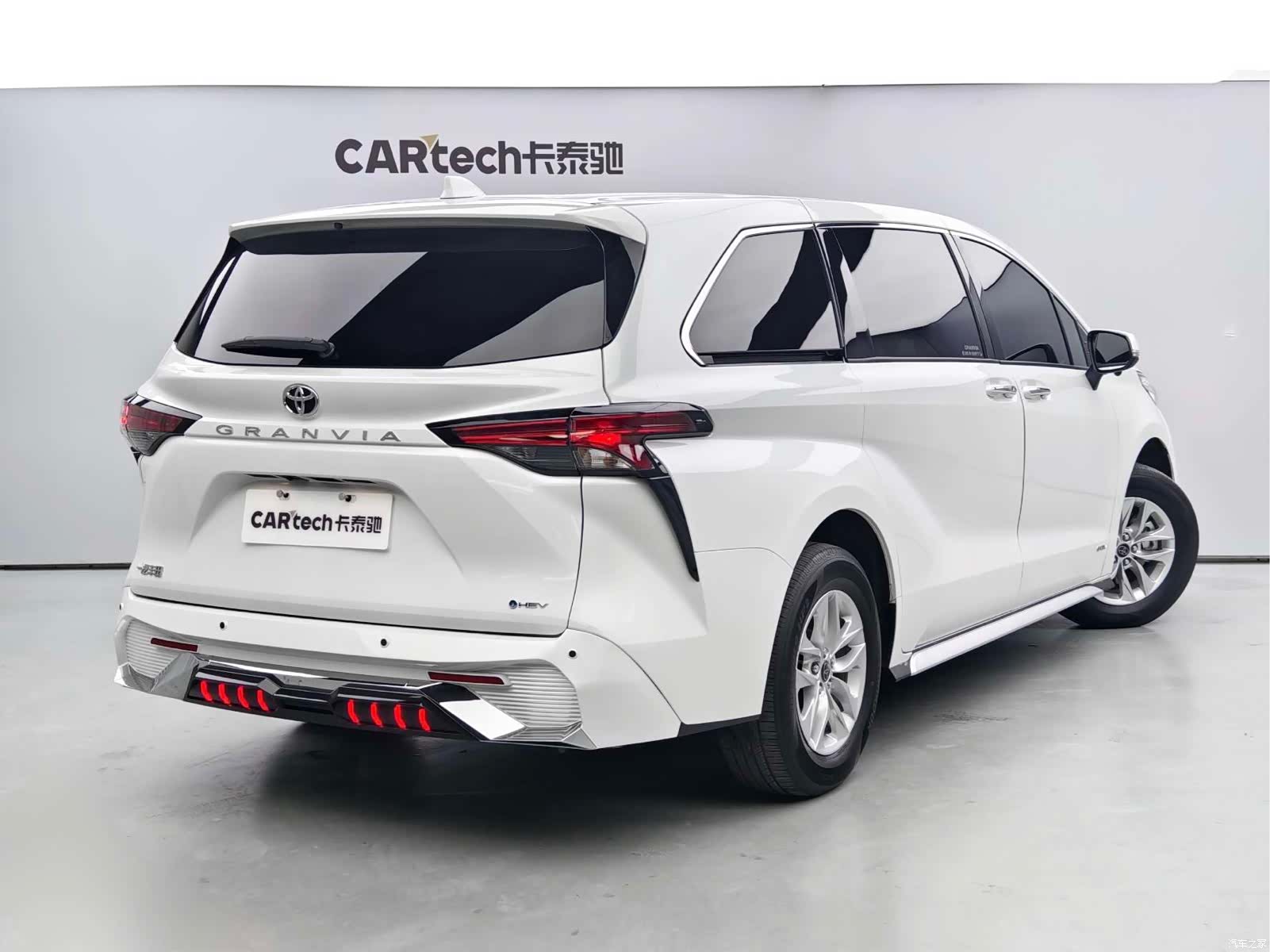 Toyota Sienna, 2024 4