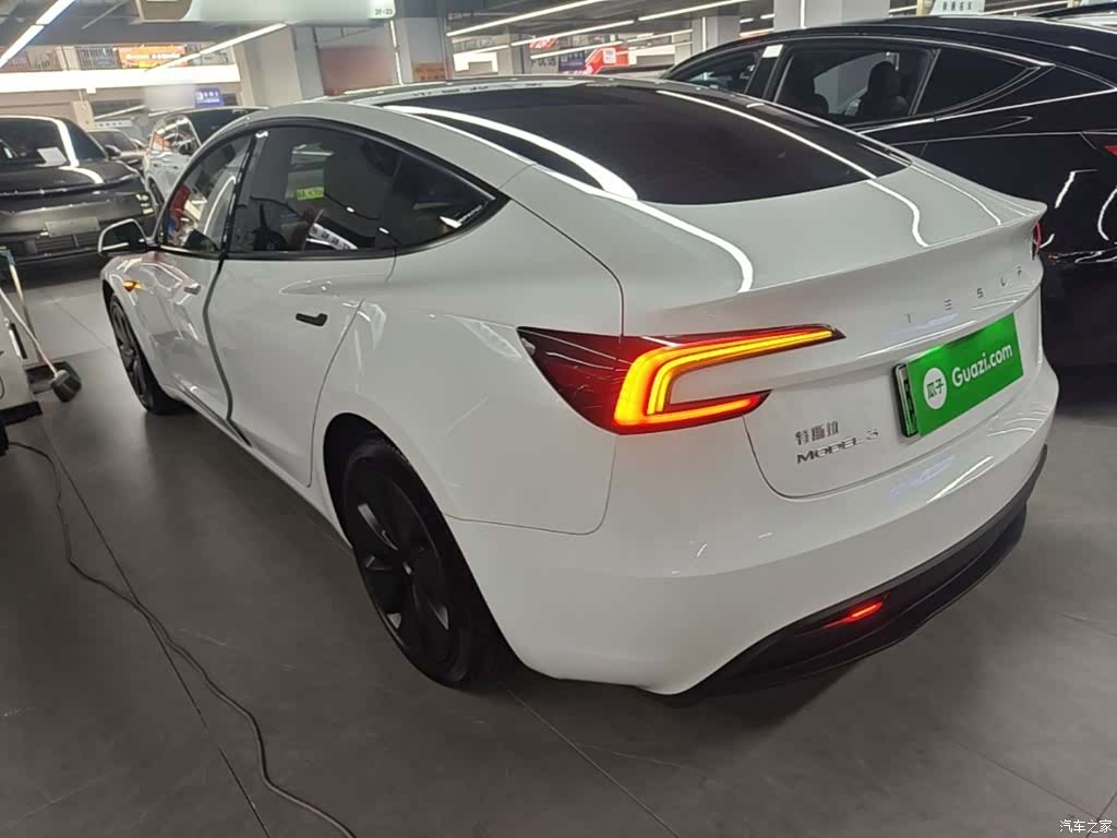 Tesla Model 3, 2024 23