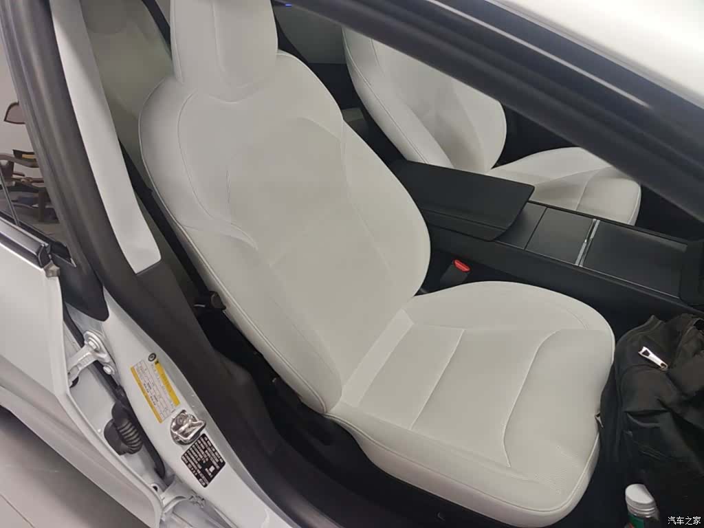 Tesla Model 3, 2024 20