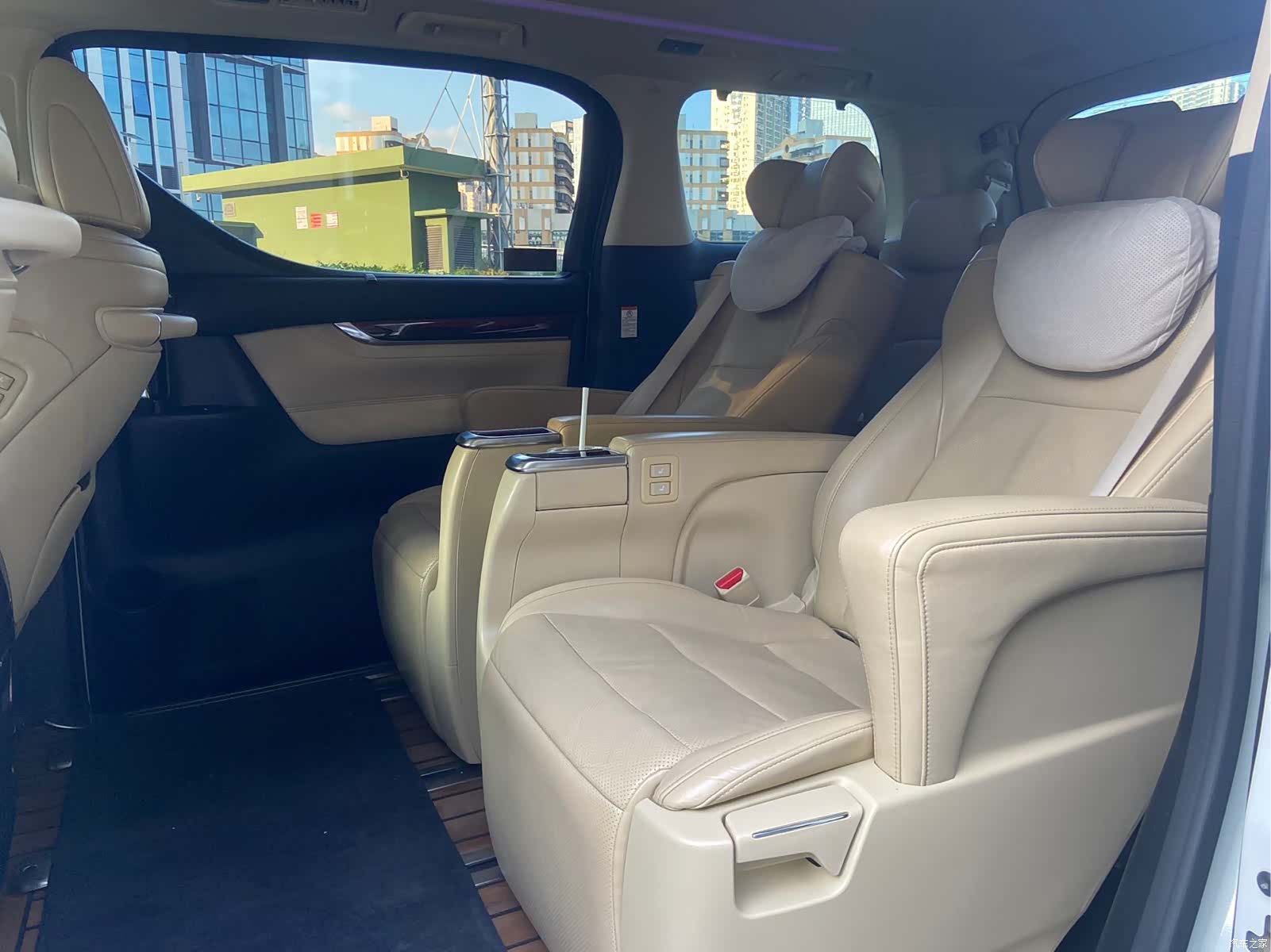 Toyota Alphard, 2016 15
