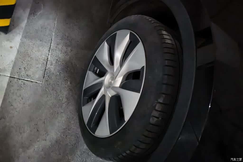 Tesla Model Y, 2023 6
