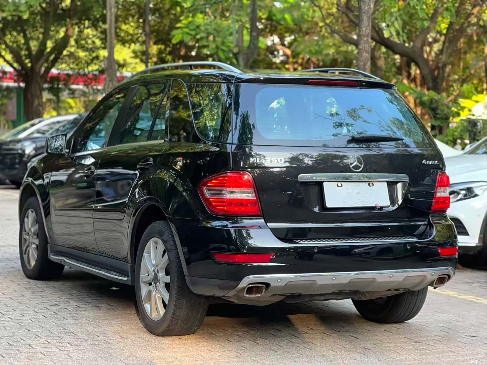 Mercedes-Benz M-Class, 2011 4