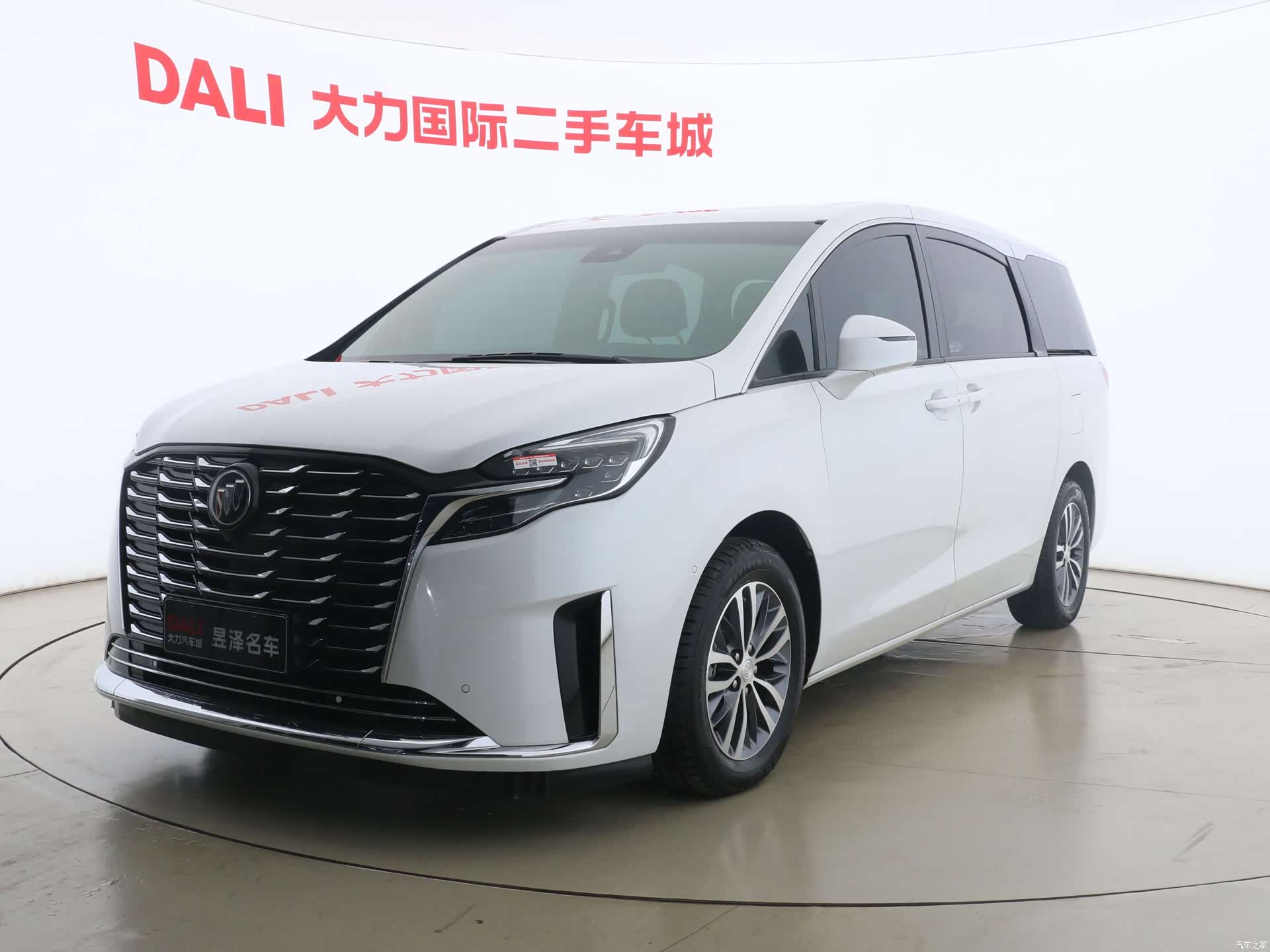 Buick GL8, 2021 1
