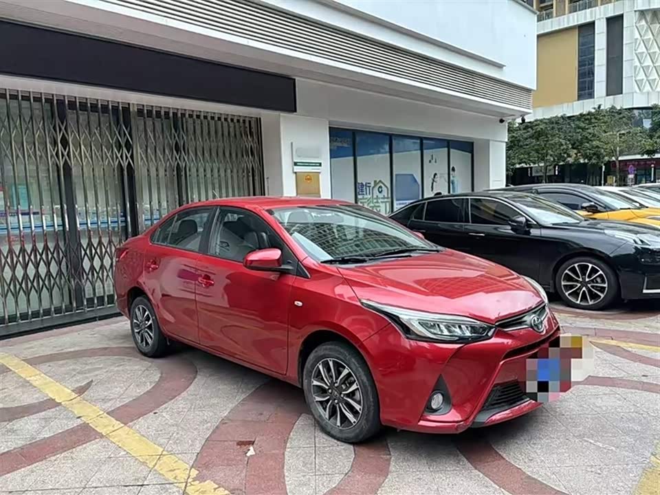Toyota YARiS L to enjoy