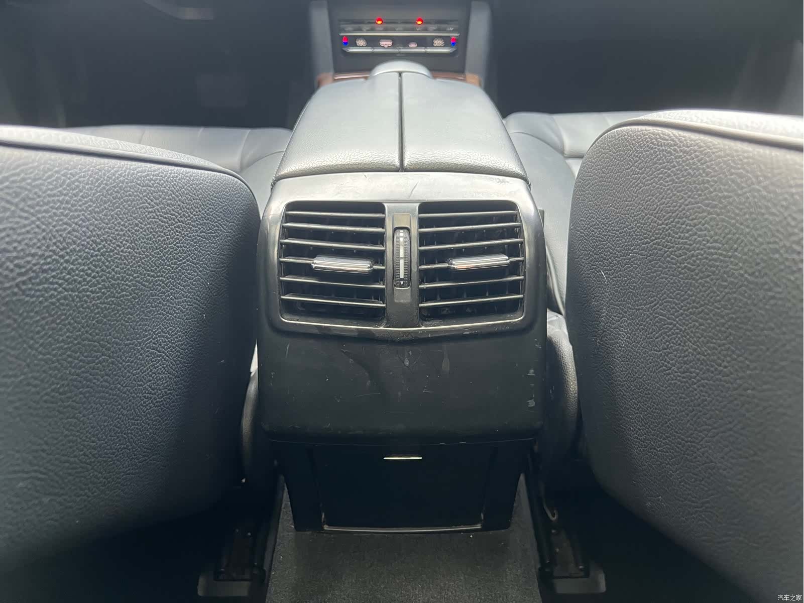 Mercedes-Benz E-Class, 2015 24