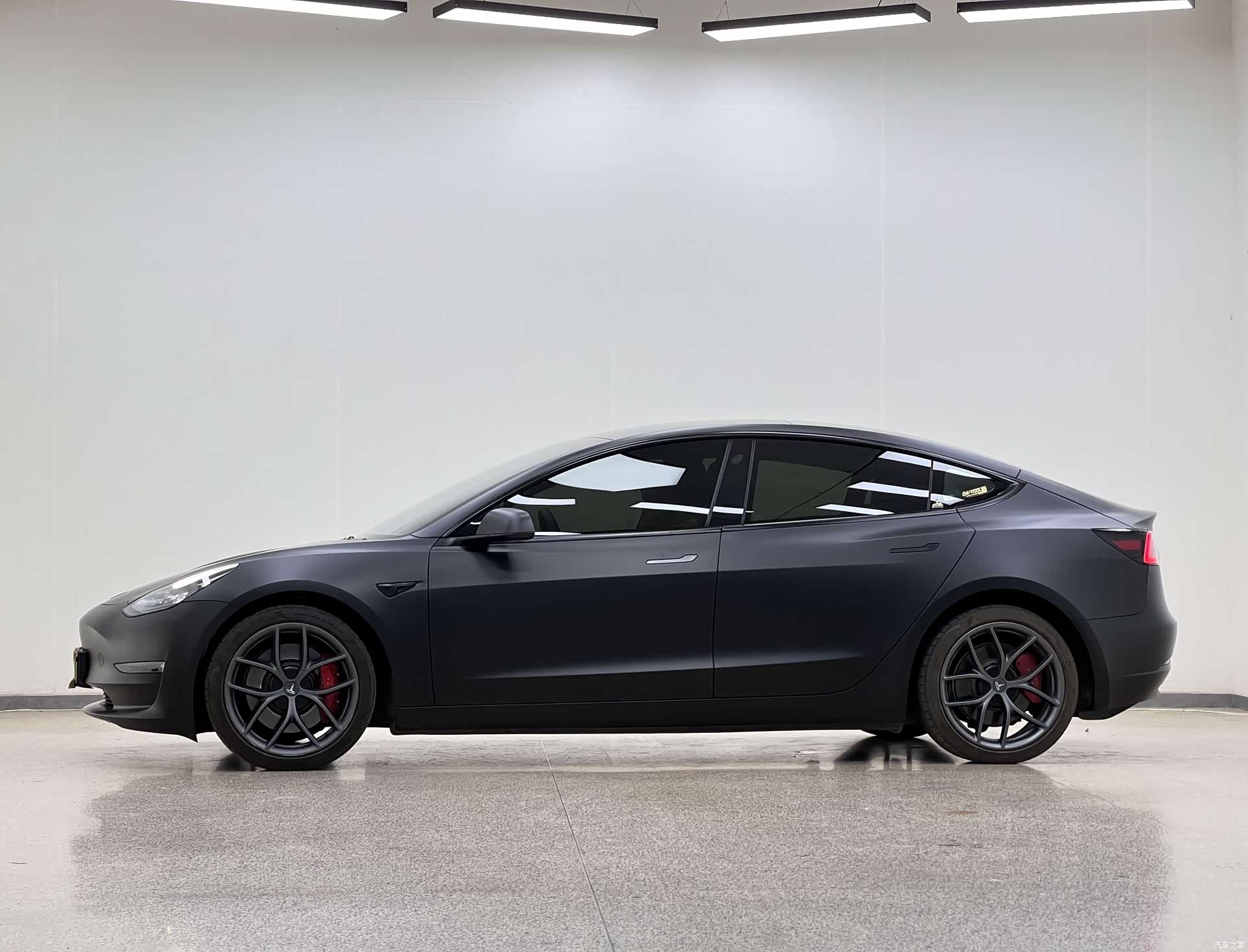 Tesla Model 3, 2023 4